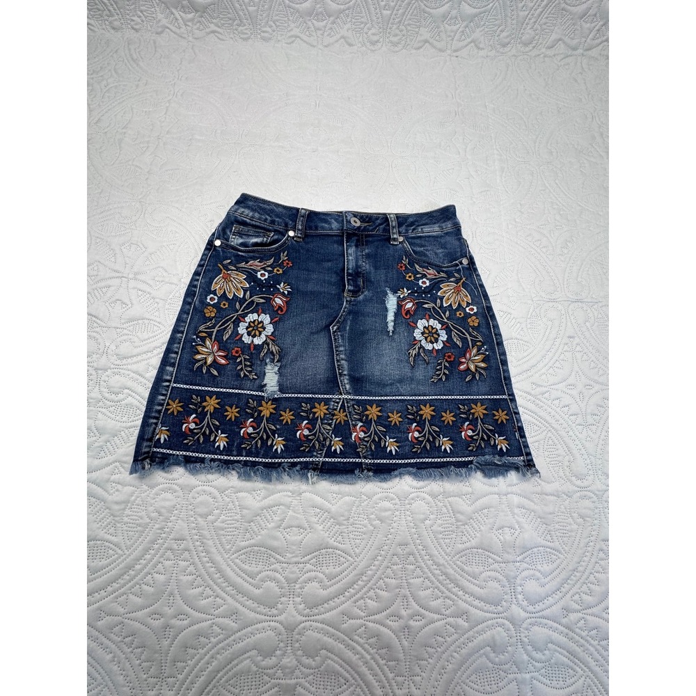 Altar'd State Embroidered Denim Mini Skirt Floral Boho Frayed Hem XS boho